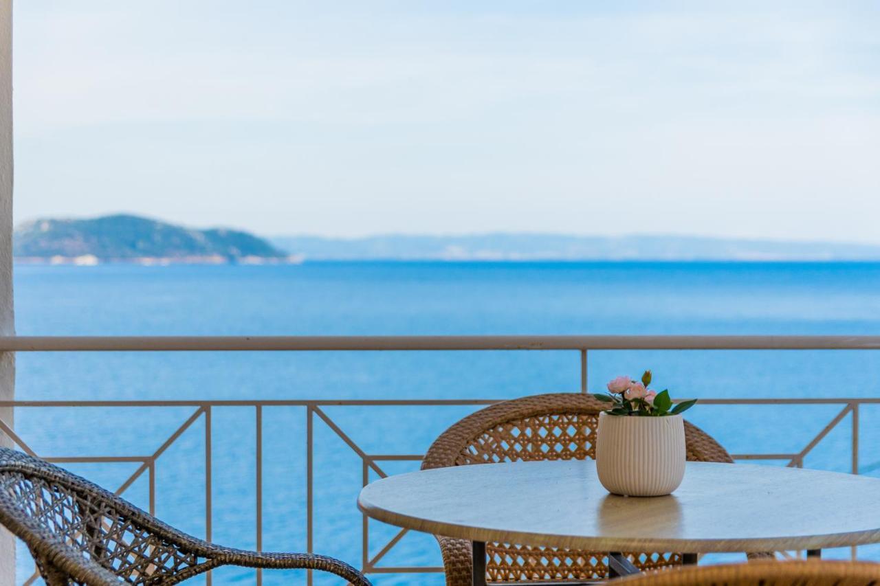Anesis Seaview Apartment 2 نيوس مارماراس المظهر الخارجي الصورة